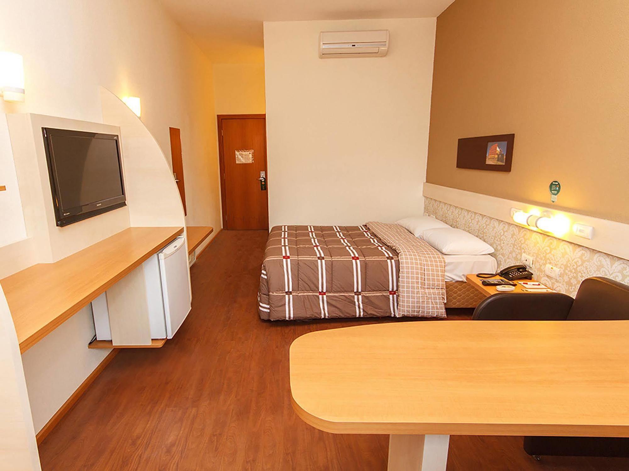 Hotel 10 Itajai/Navegantes Exterior foto